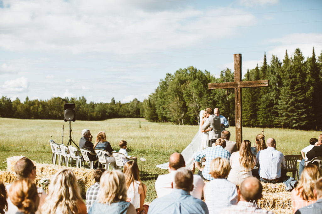 Rock_Michigan_Wedding_Cassey_Tony_VP301