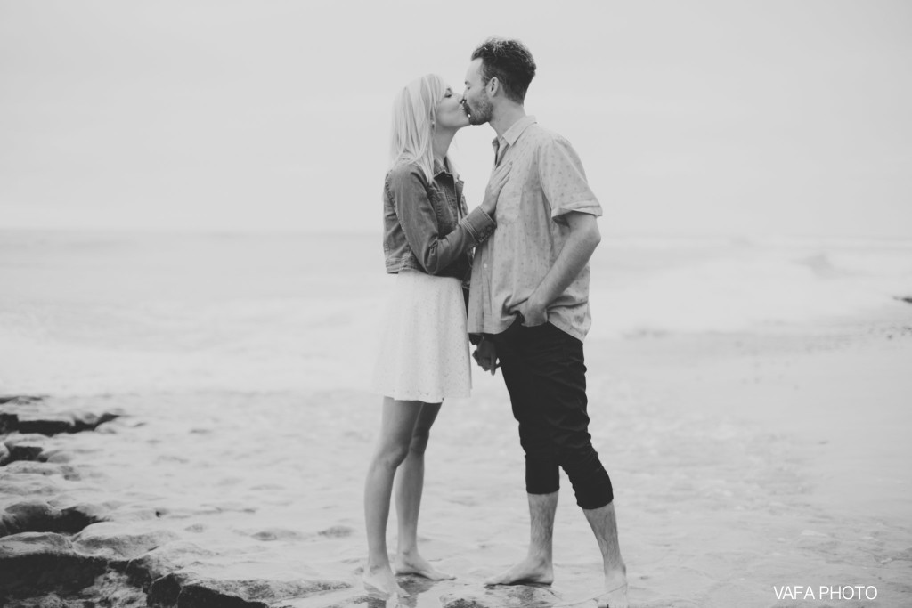 Swamis-Beach-Engagement-Melissa-Boaz-VP-102