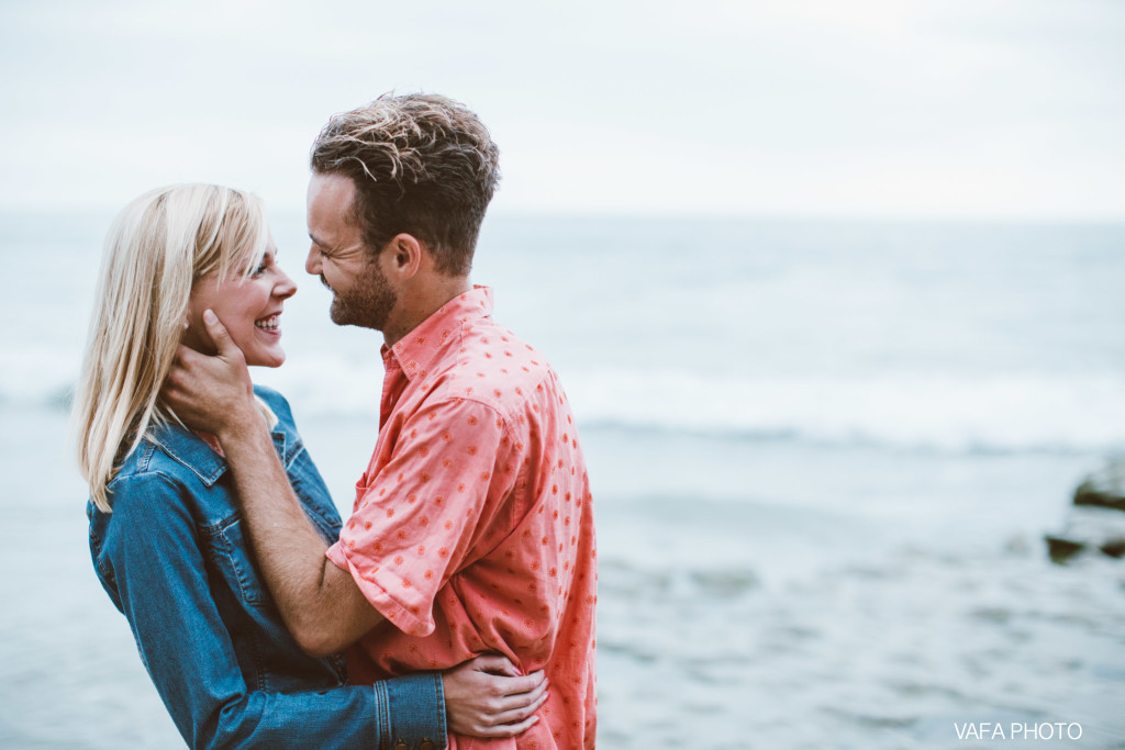 Swamis-Beach-Engagement-Melissa-Boaz-VP-119