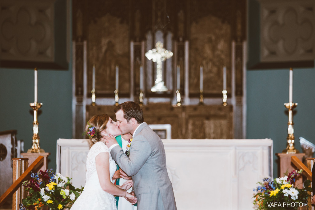 Downtown-Marquette-Wedding-Hanna-Mike-Vafa-Photo-400